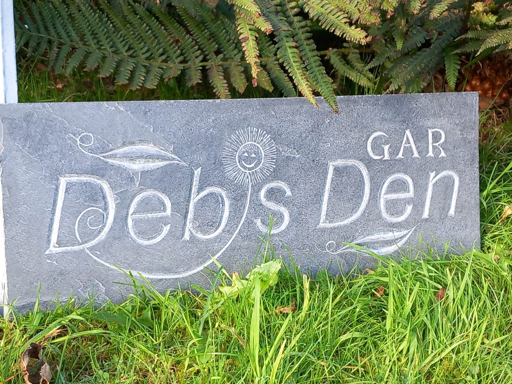 Personalised slate garden sign with Deb's (GAR) Den